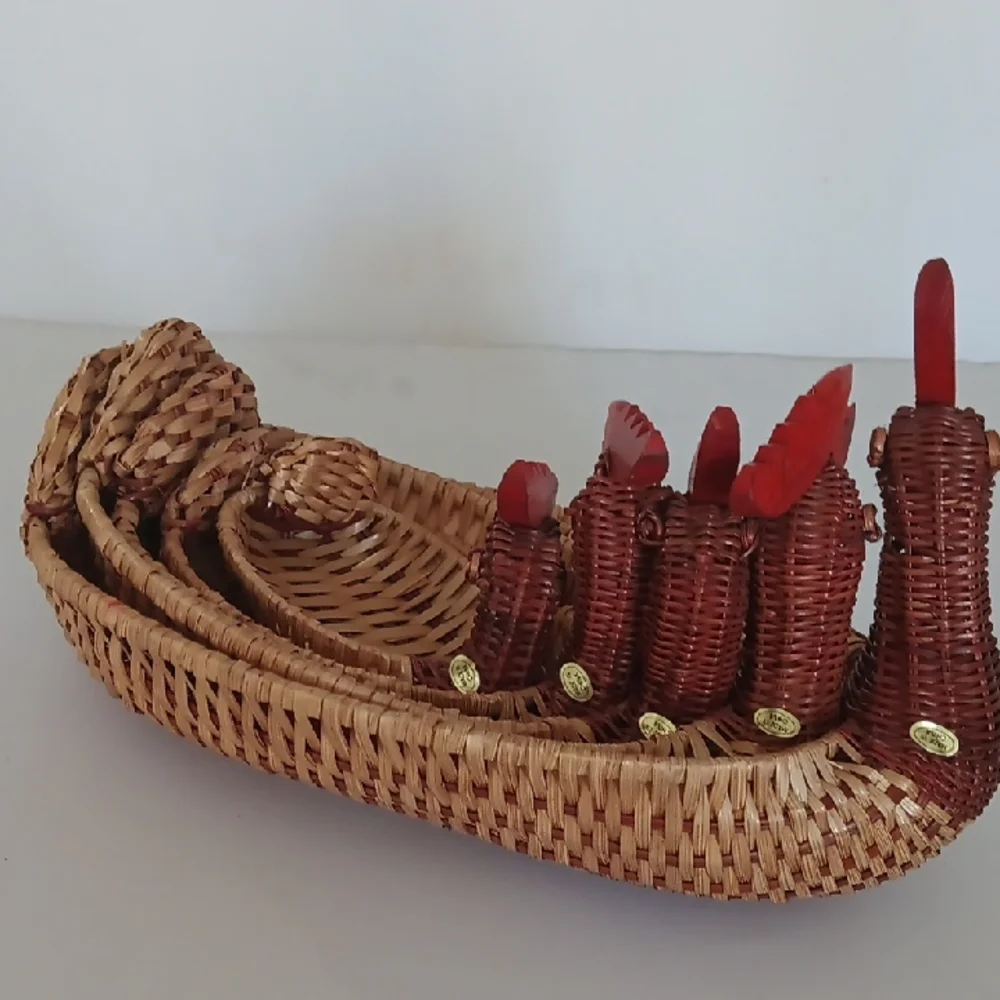 Vintage Woven Basket Set Nesting Hens -5 Piece Set